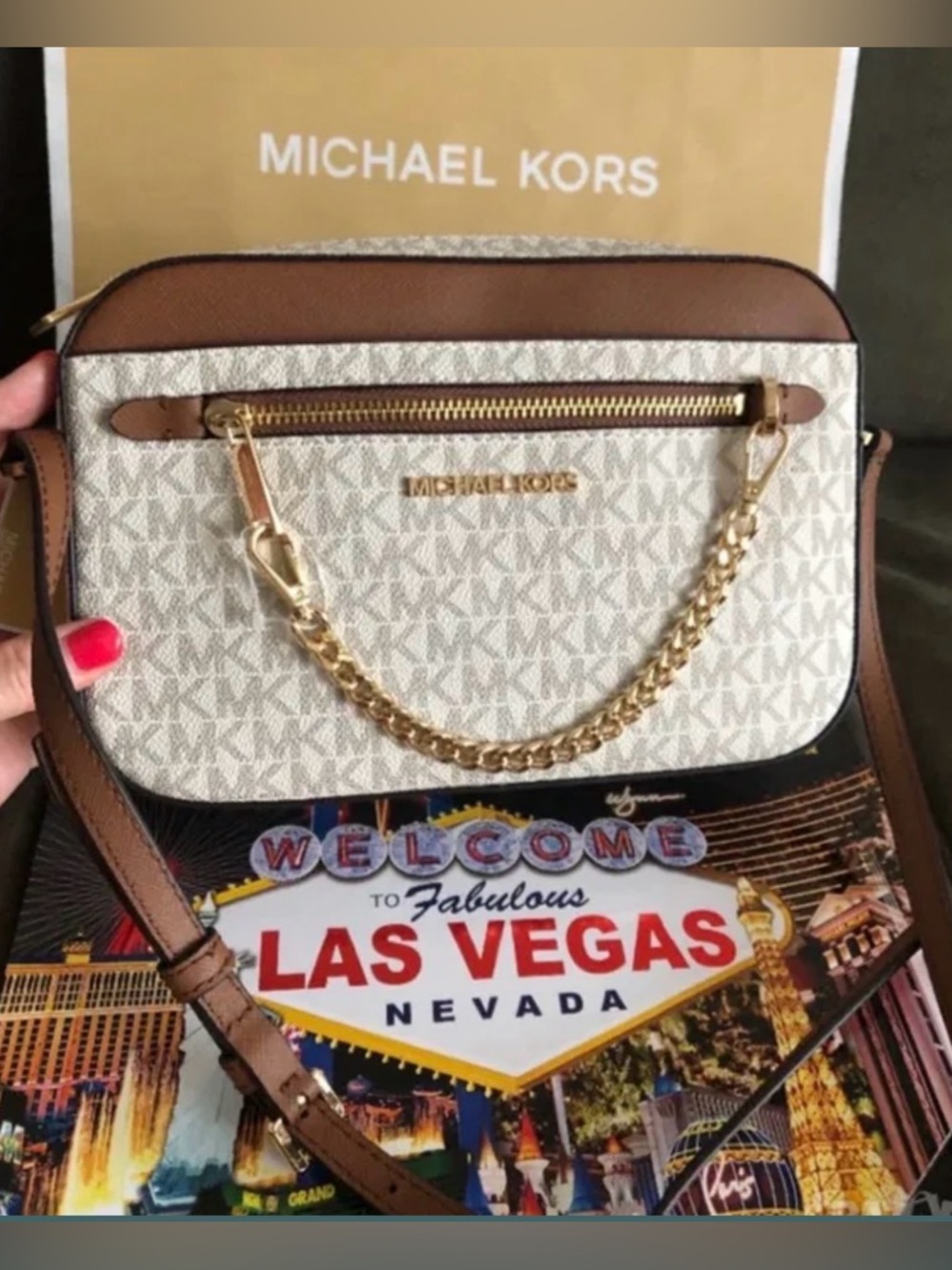 NEW Michael Kors Jet Set
Vanilla MK Signature Crossbody Bag
